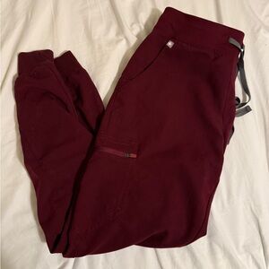 Figs Burgundy Zamora joggers size M